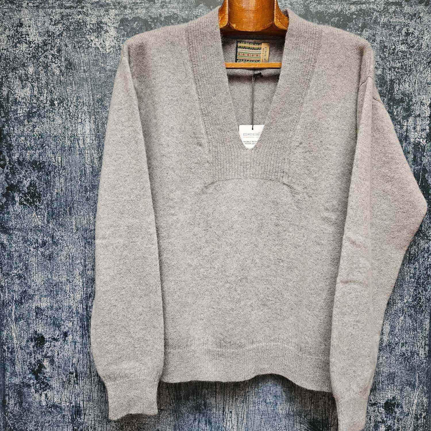 Eribe Corry Deep V-Neck Sweater - Grey