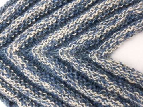Isager Yarns SKY TREE scarf kit in cream and blue